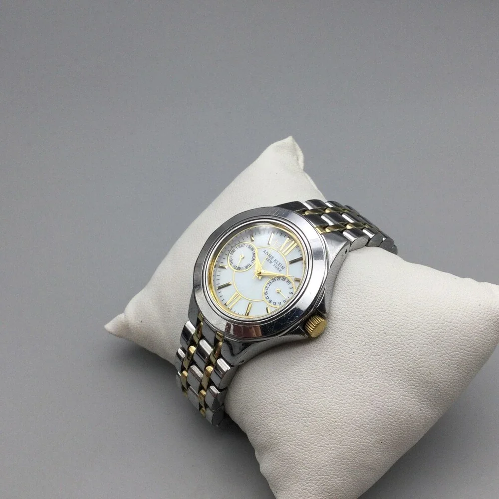 Anne Klein see photos